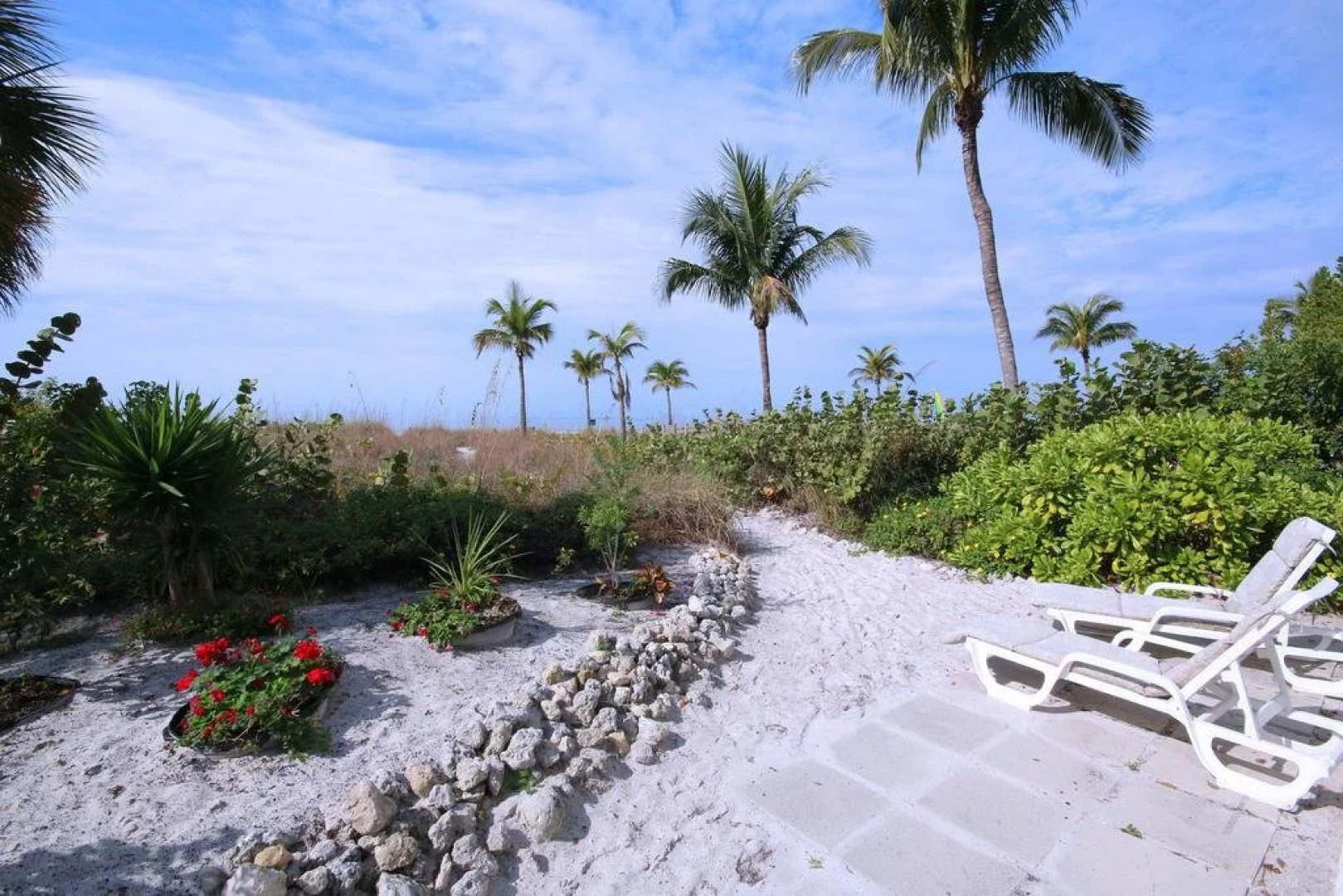 Pelican Beach Beach Front 4 s 4 Br home by RedAwning