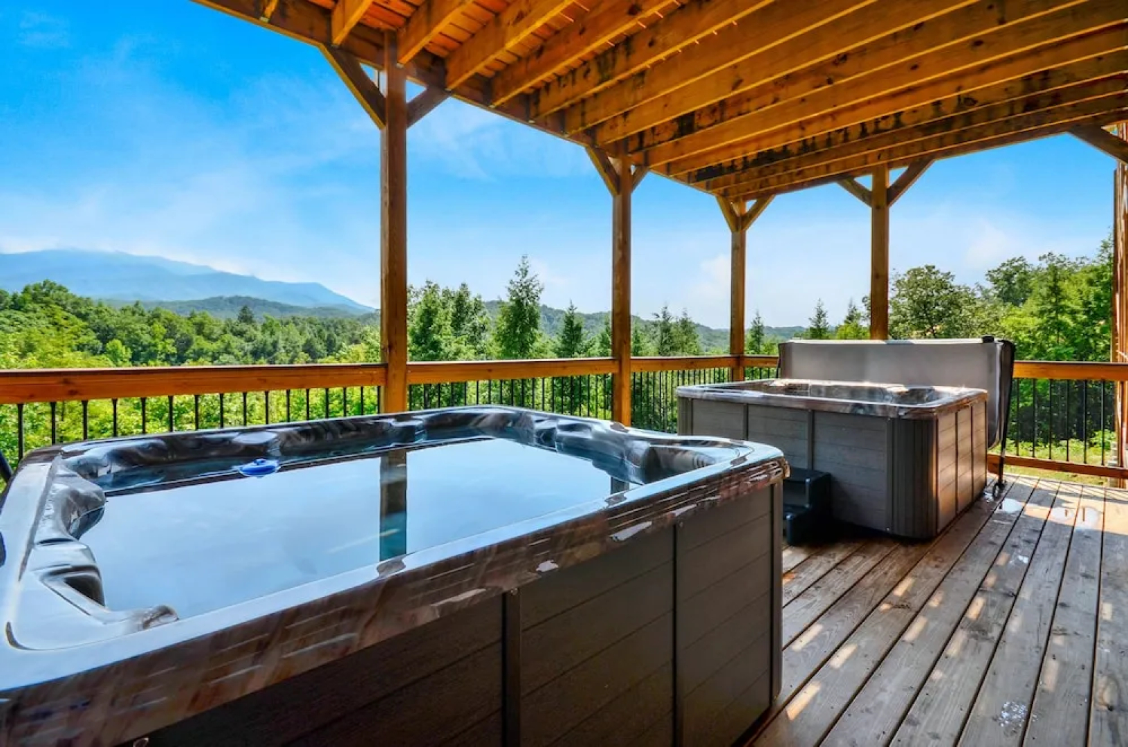 Foxwood Mansion - Fourteen Bedroom Cabin