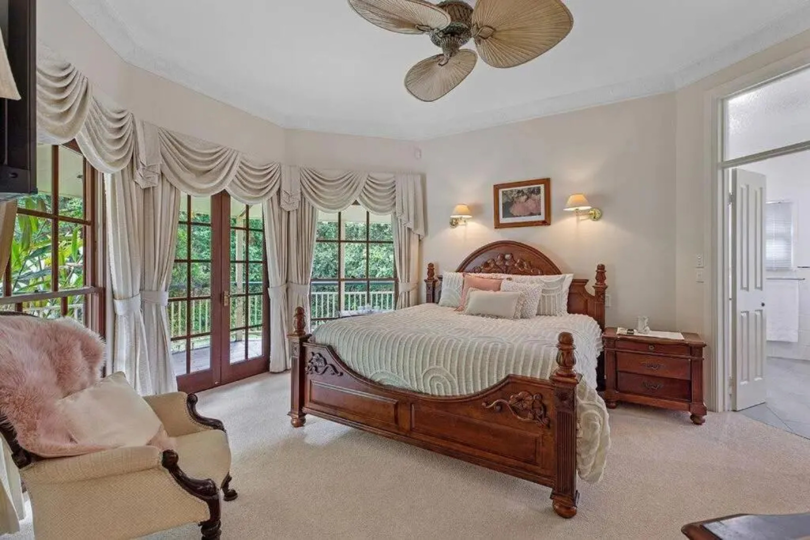 Palatial Queenslander for Groups of Family & Friends!