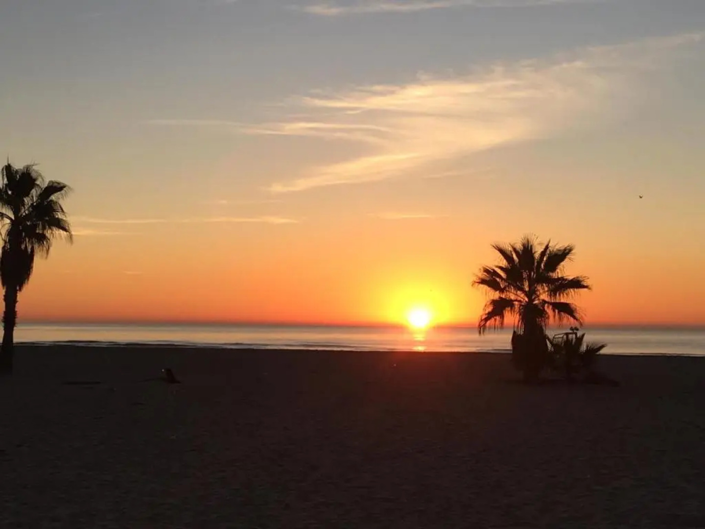 Apartamento con terraza y vistas al mar
