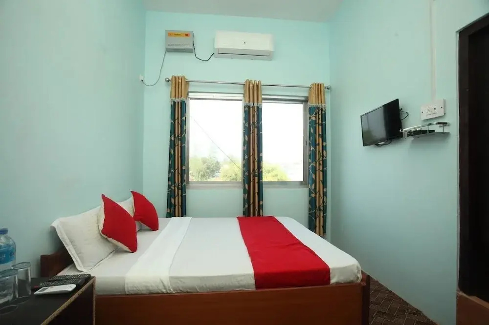 The Roadhouse Restro & Hotel By OYO Rooms
