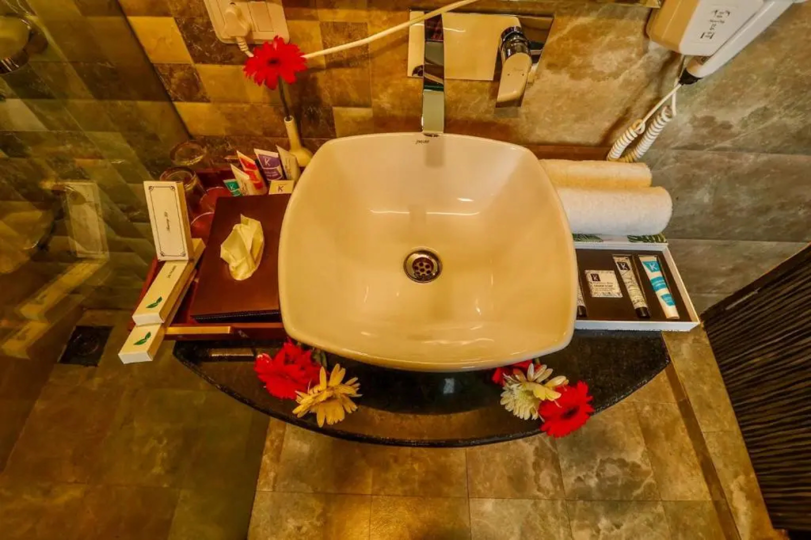 Pine Spring Resort Sonamarg