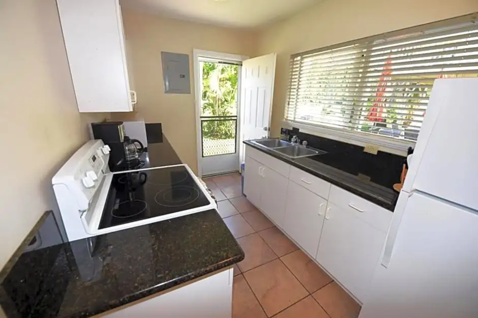 Waimanalo Beach Cottages