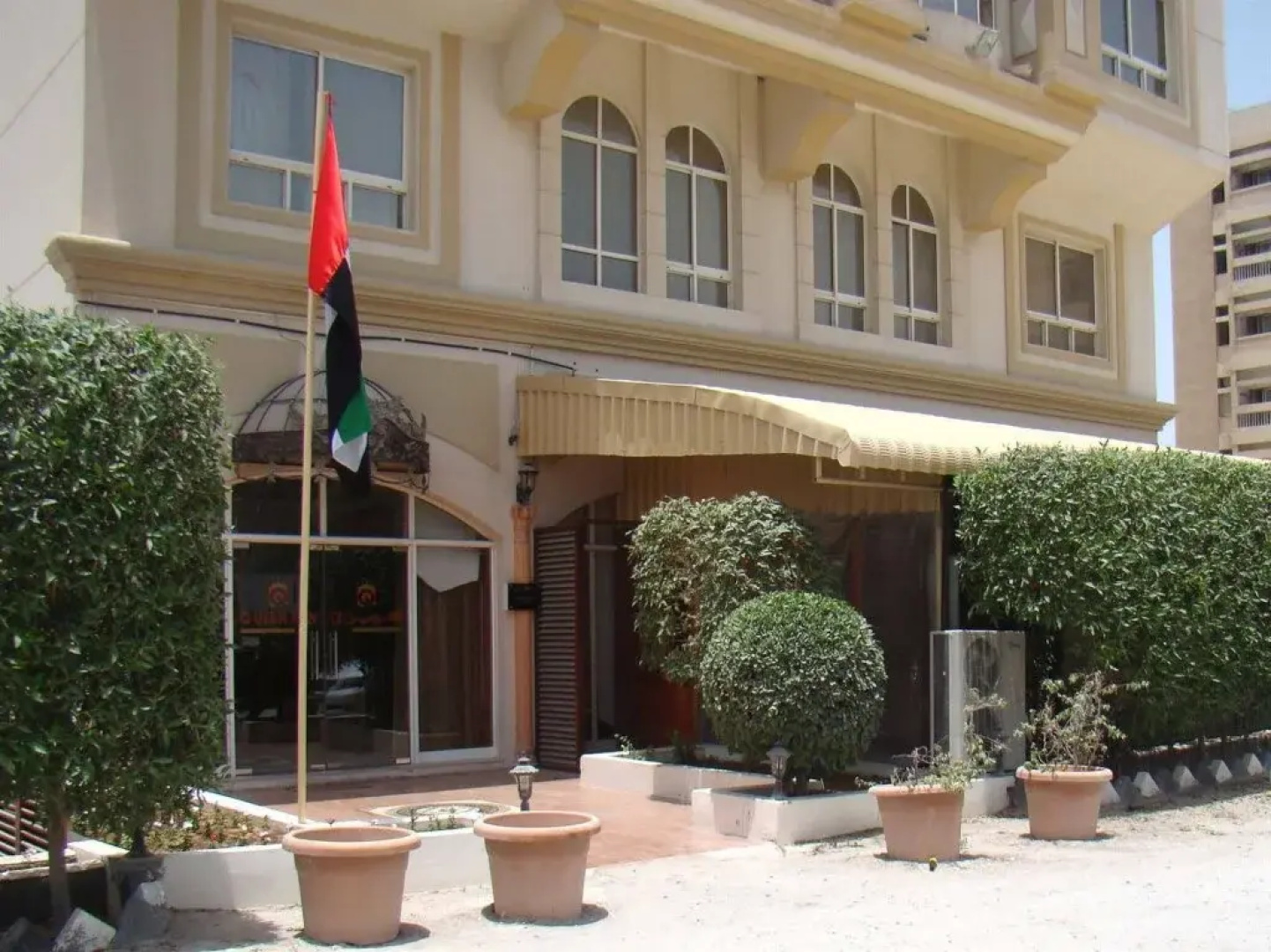 Queen Inn Hotel Apartments