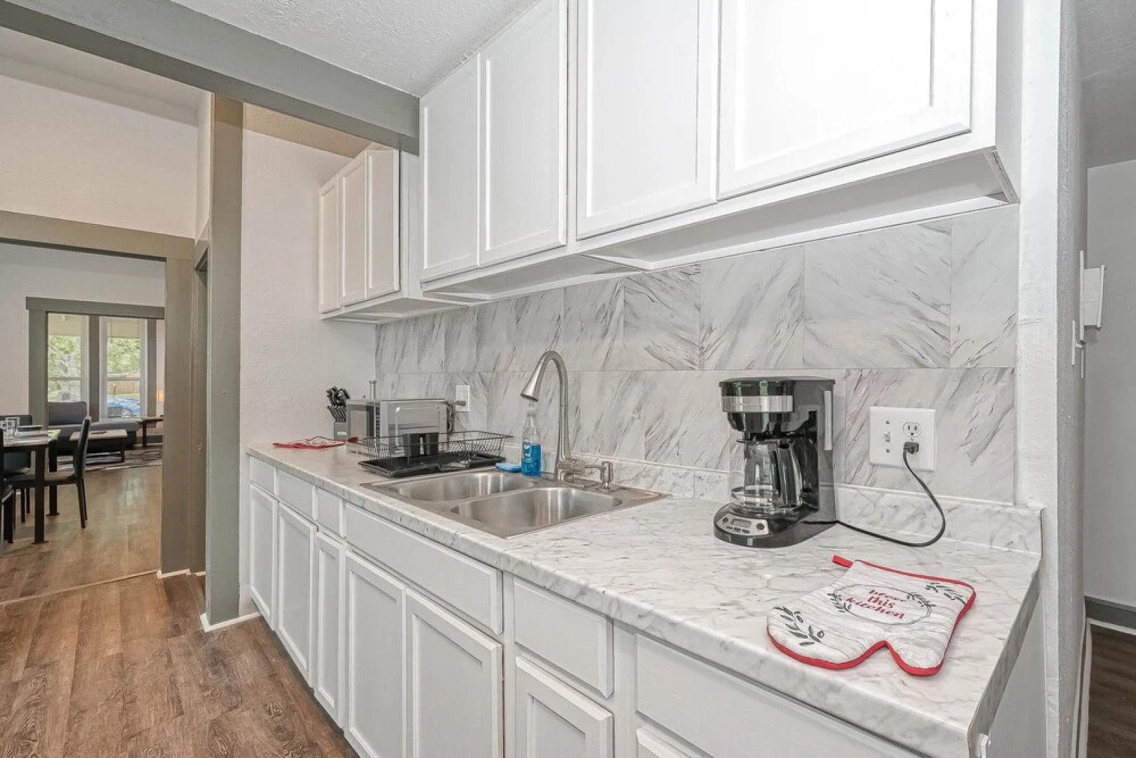 New Listing! Chillaxing in Texas City, Minimalist Home, Wifi, Close to Texas Museum