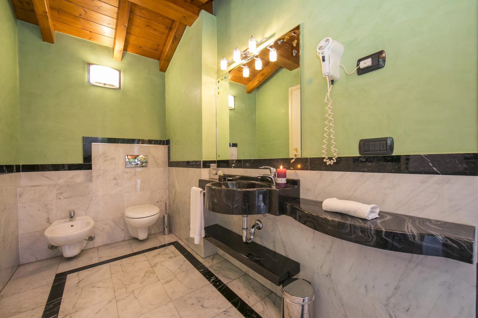 Montelago Relax By the Lake 2