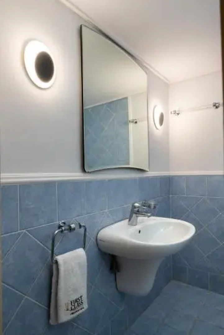 Vouliagmeni Honeymoon Suite