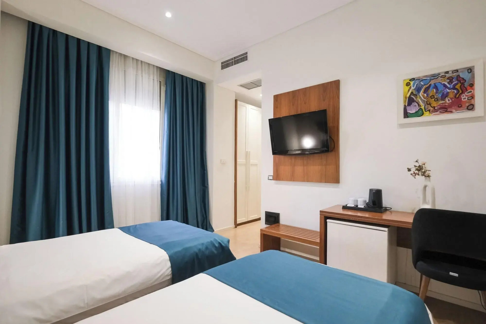 Golden City Hotel, Tirana