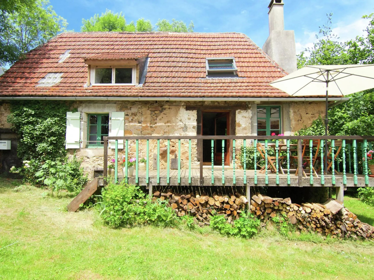 Quaint Cottage in Juillac With Private Garden