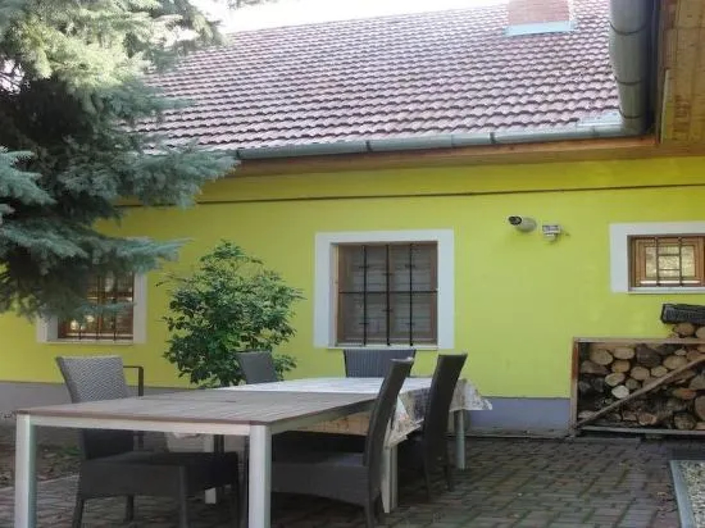 Zanati Apartmannház