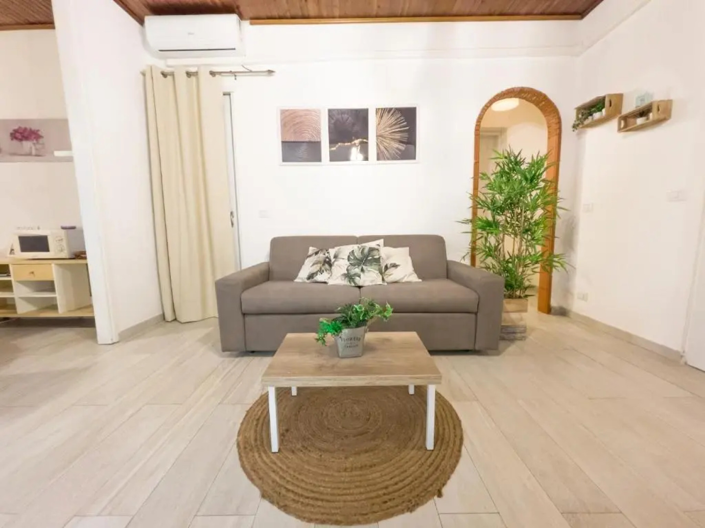 Demetra Seafront Apartment - Parking & Pool