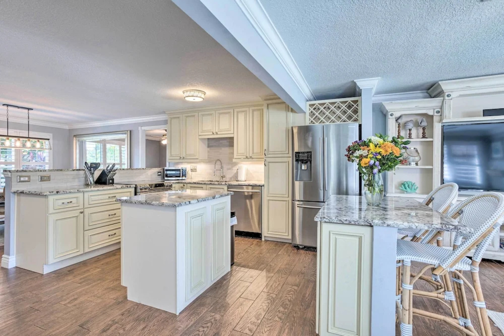 Poolside Paradise w/ Tropical Hut in Palm Beach