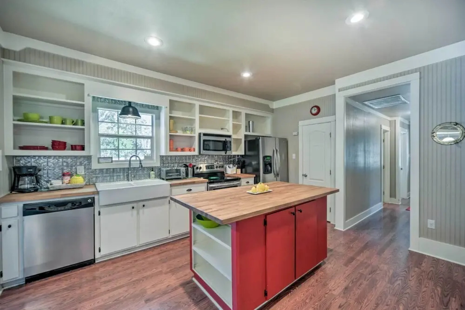 'the Petite Lake House' in Seguin w/ Patio!