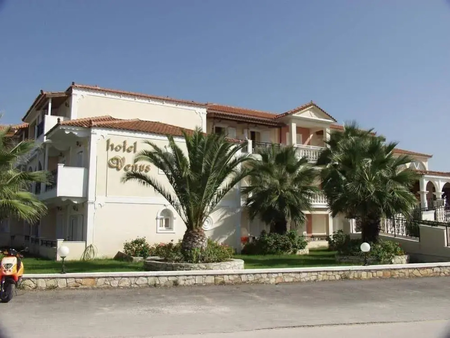 Venus Hotel & Suites