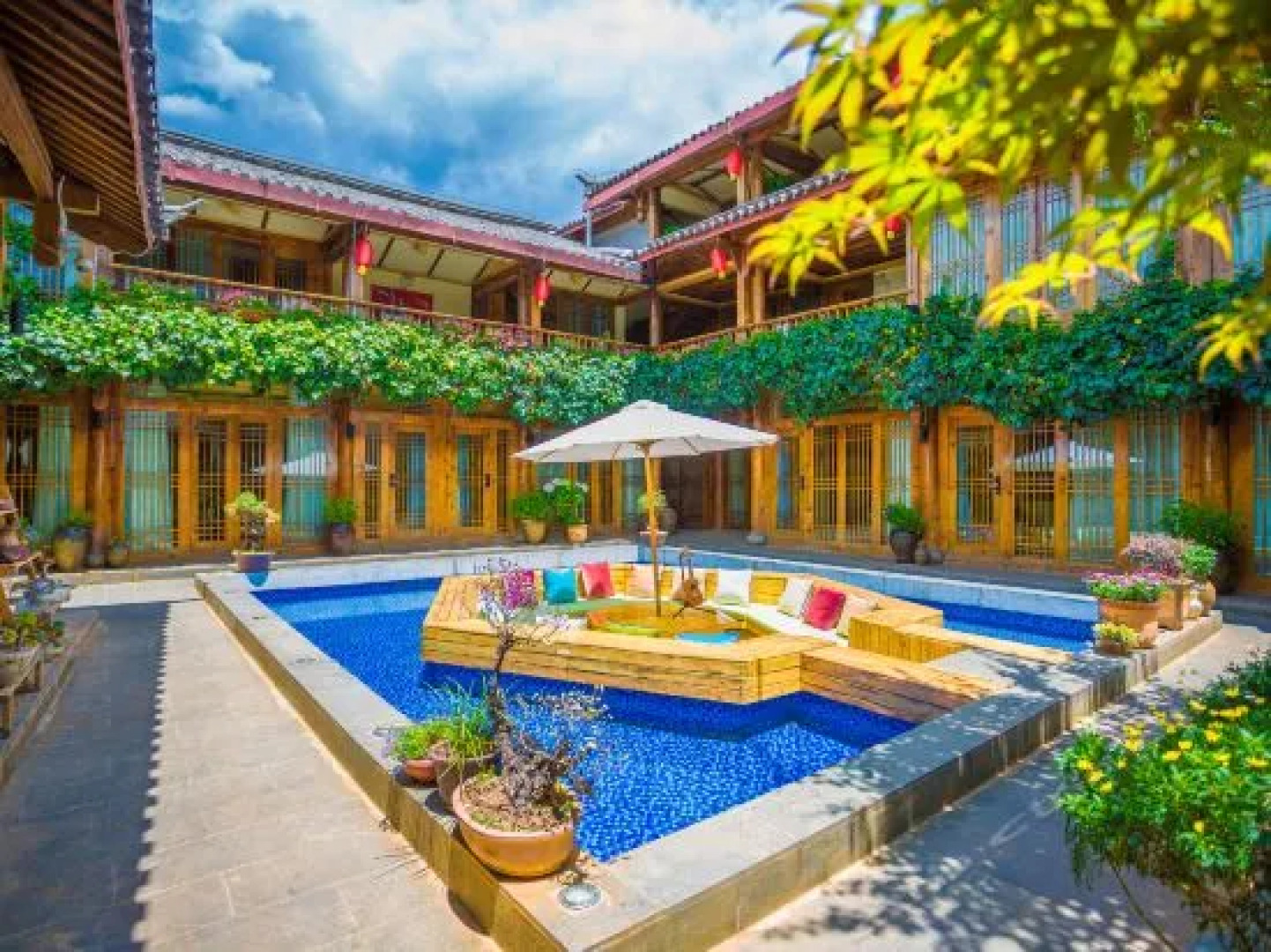 Lijiang Yi Lan Water Atrium Boutique Inn