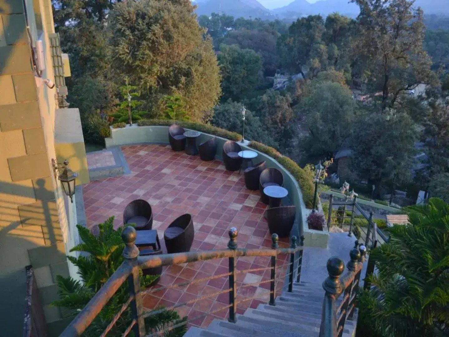 The Colonial Manek Manor