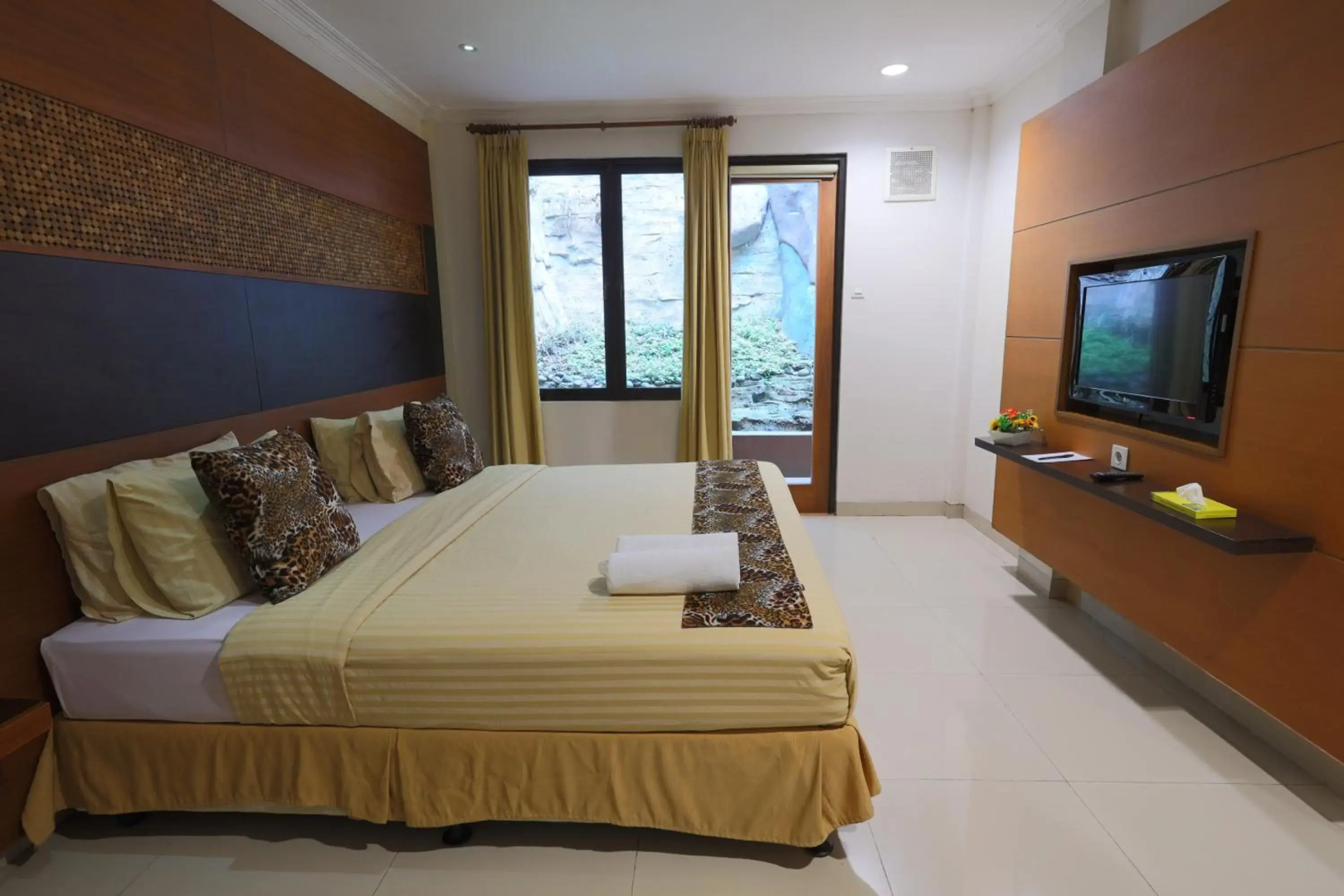 Taman Safari Lodge