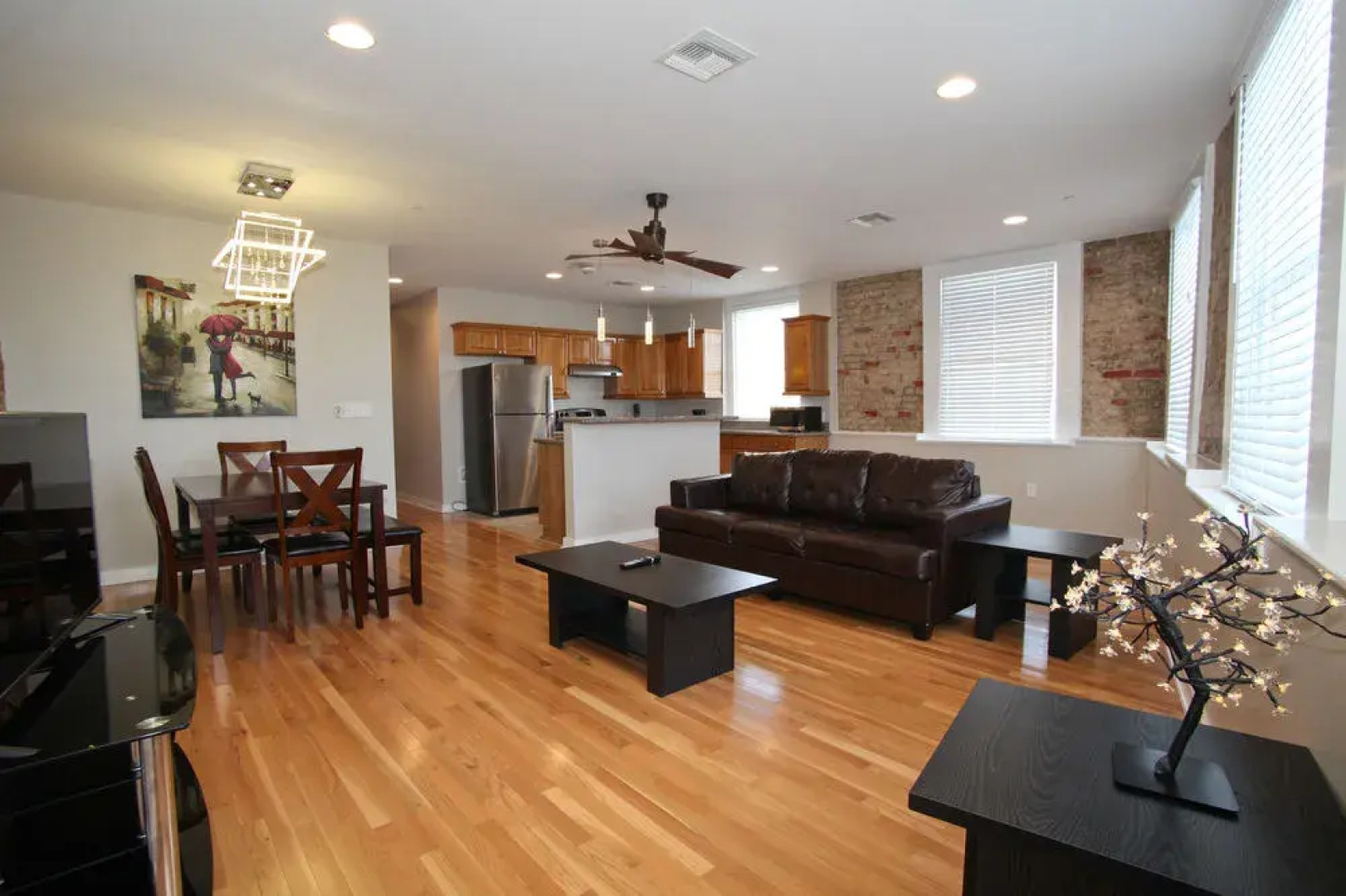 Hosteeva French Quarter Luxury Condo