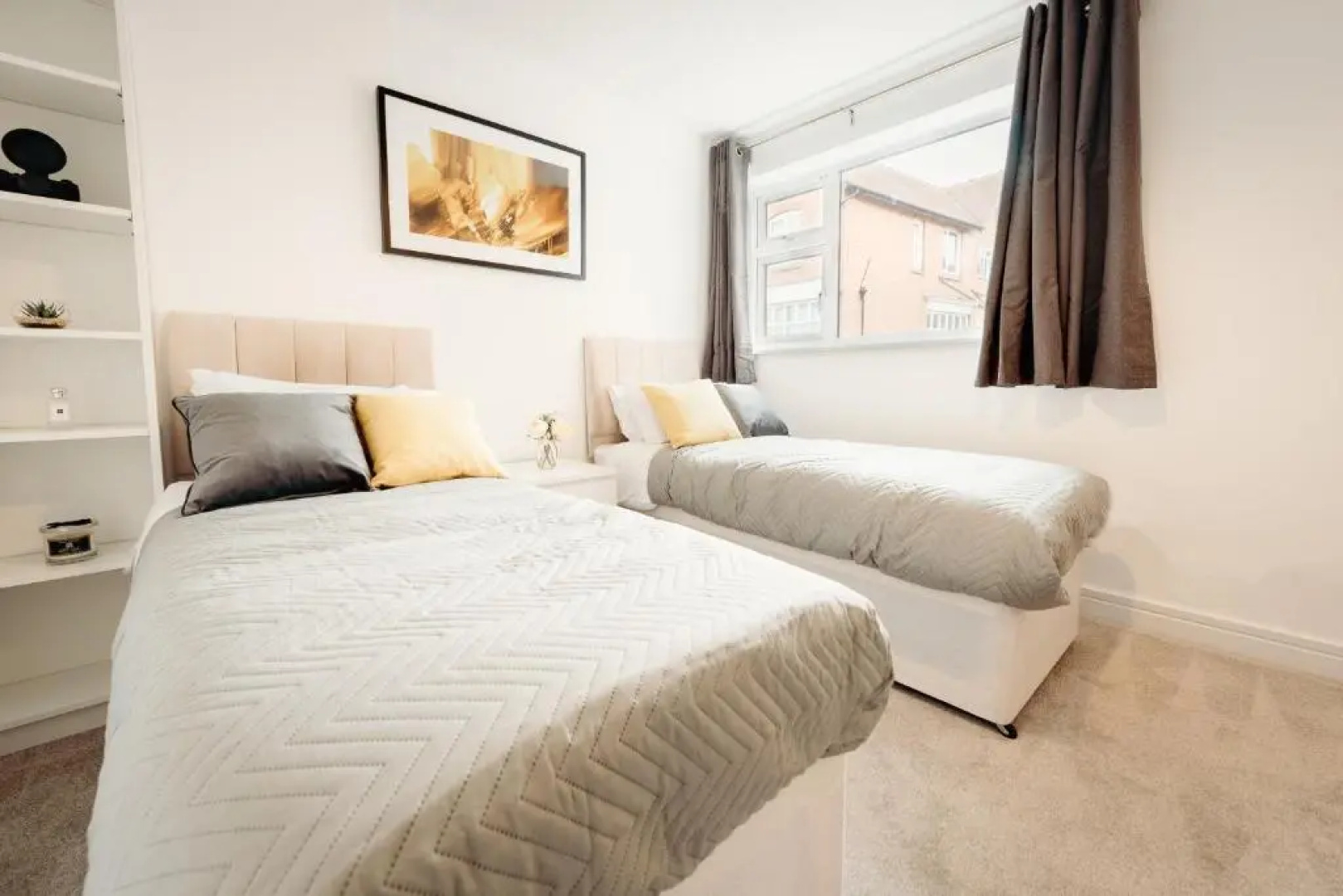 Near Hinckley Centre, sleeps up to 6, spacious ground floor apartments with secure parking