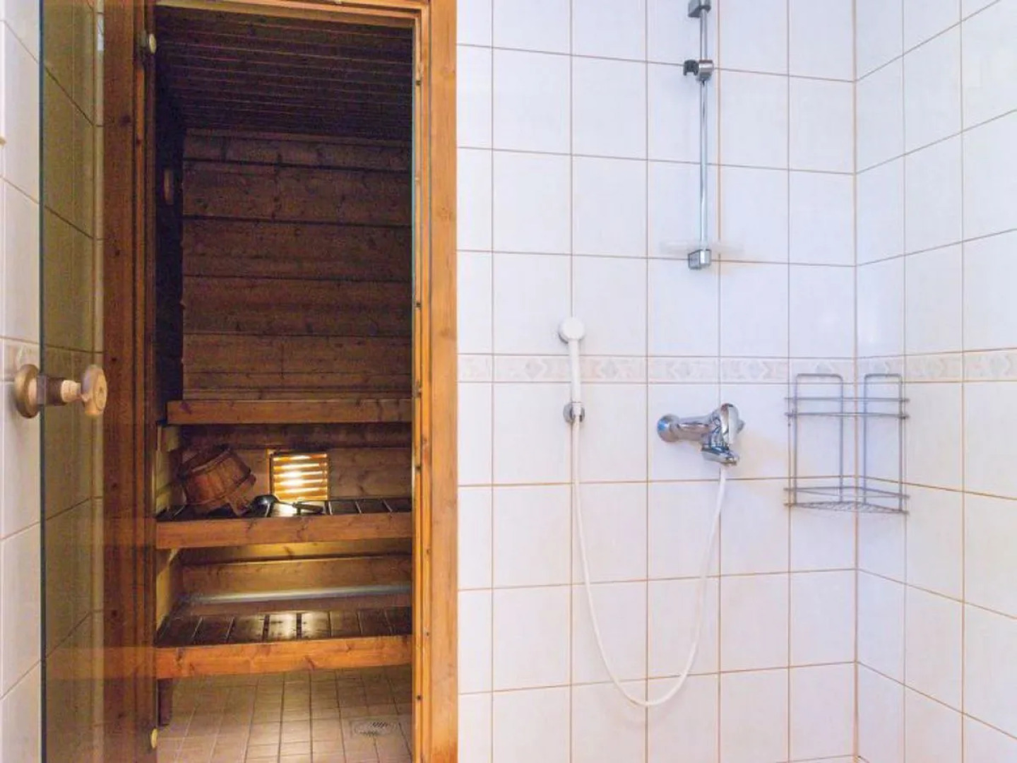 Hot pool cottage iitu