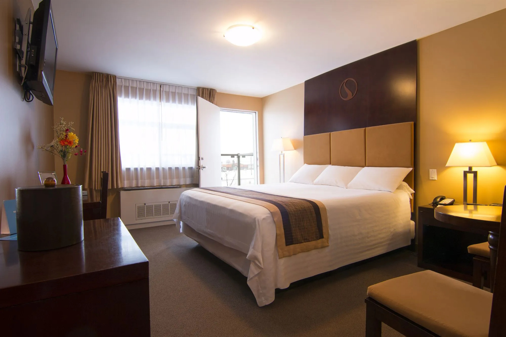 SKKY Hotel