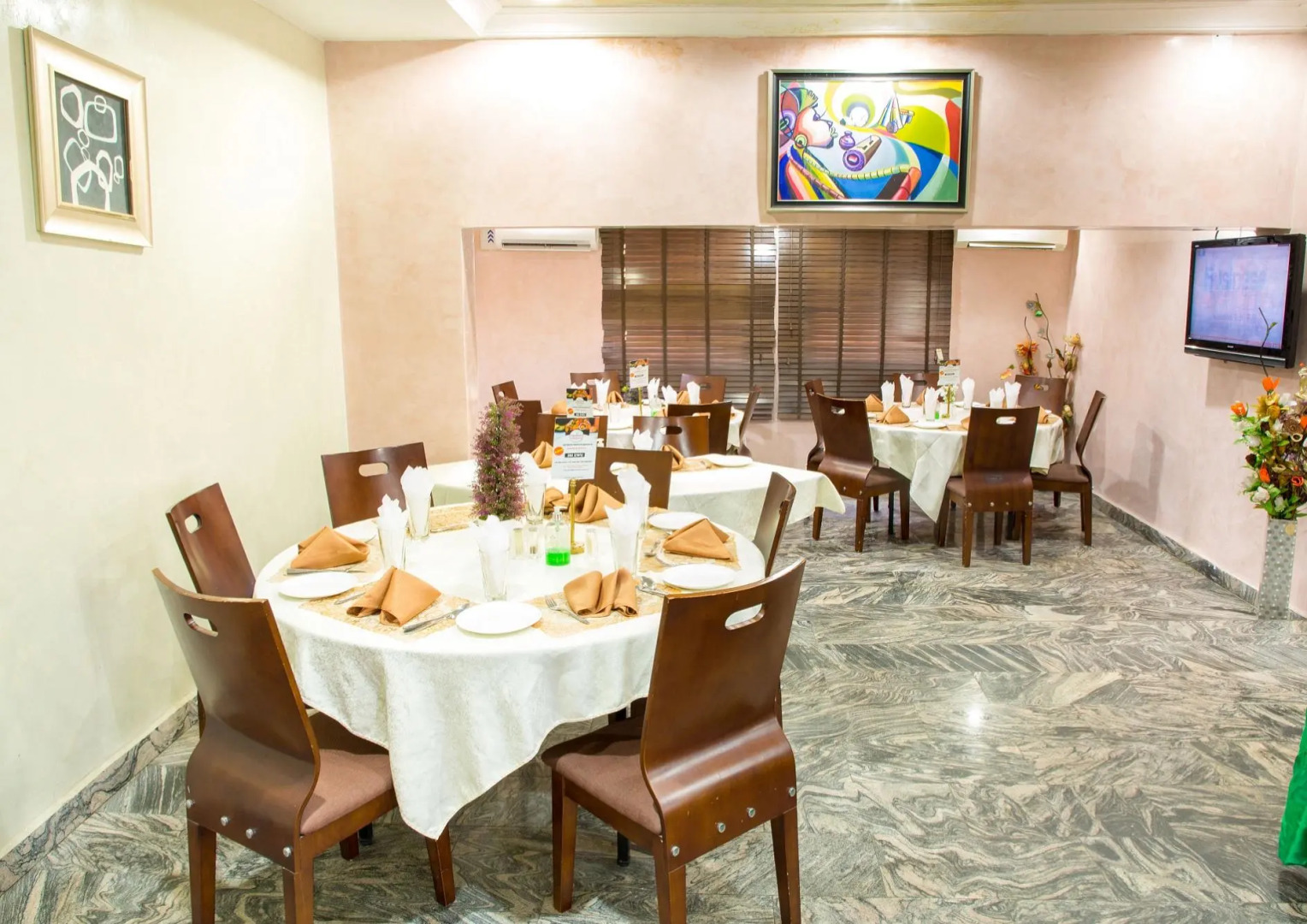 Petrus Hotels Royale