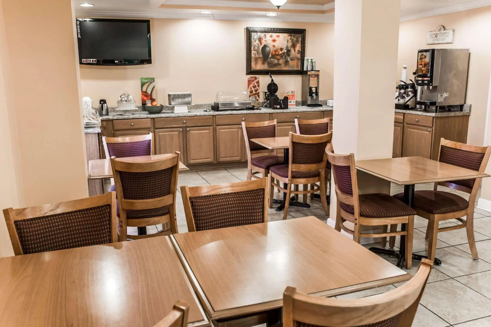 La Quinta Inn & Suites by Wyndham Fayetteville I-95