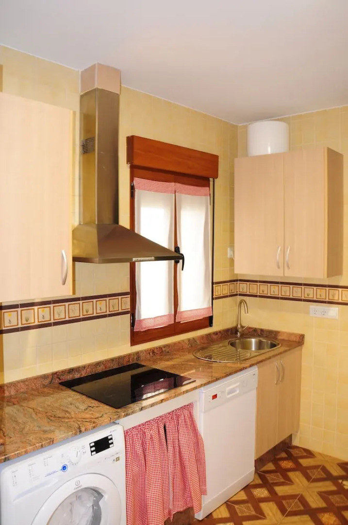 House With 6 Bedrooms in Carcelén, With Wonderful Mountain View, Balco