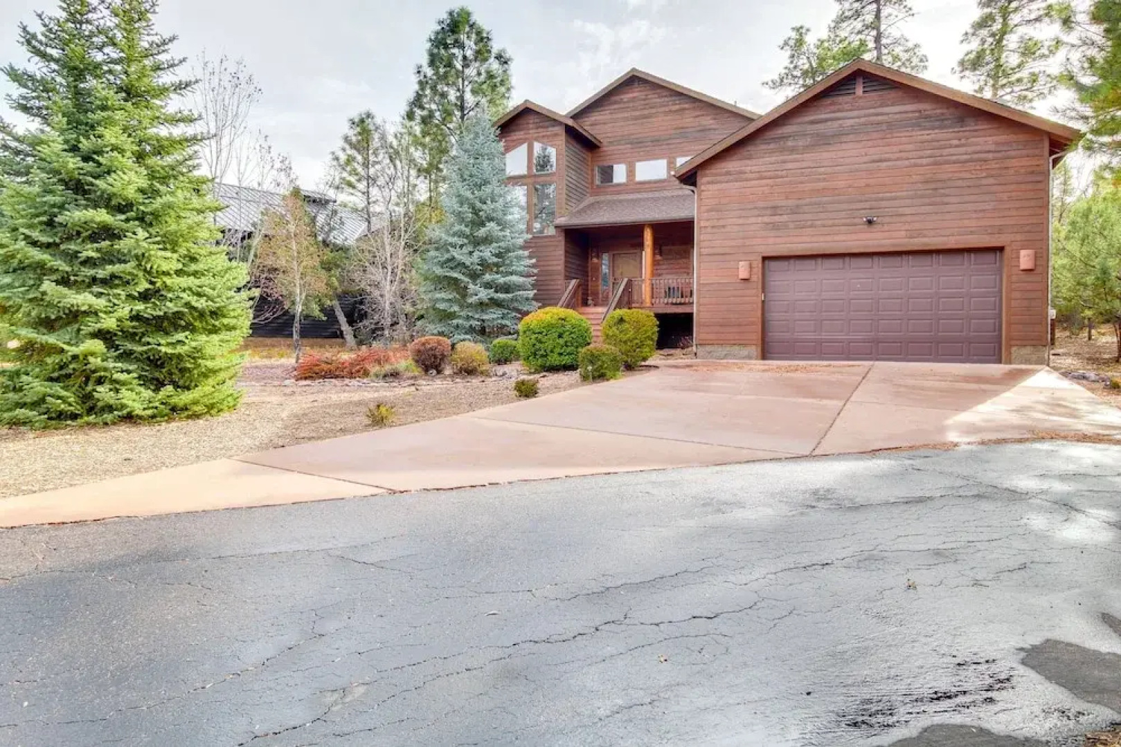 Show Low Home ~ 4 Mi to Fool Hollow Lake!