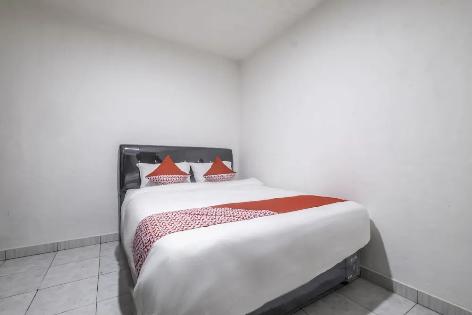 OYO Life 2391 Baladewa Residence Syariah