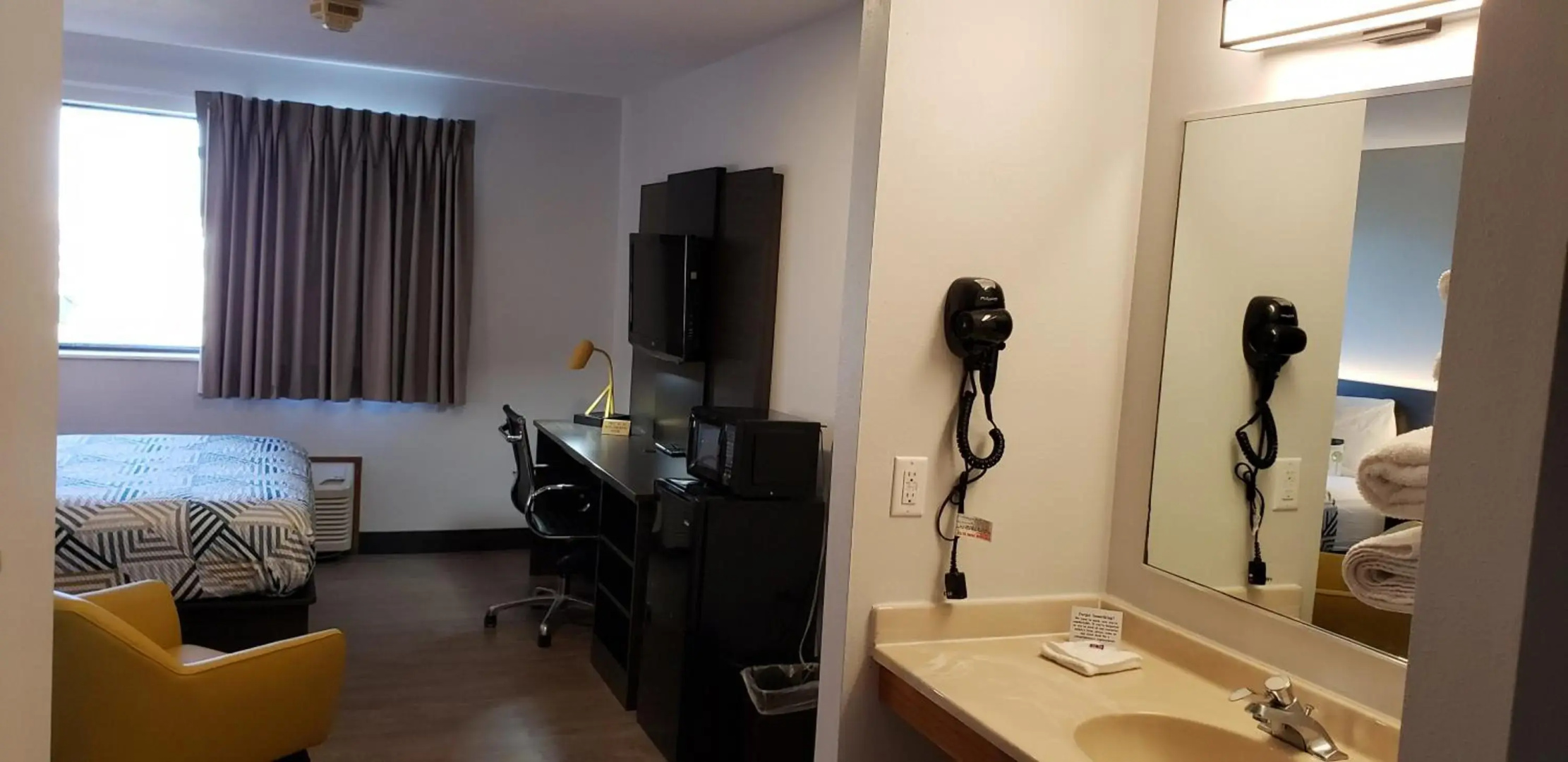 Motel 6 Kewanee, IL