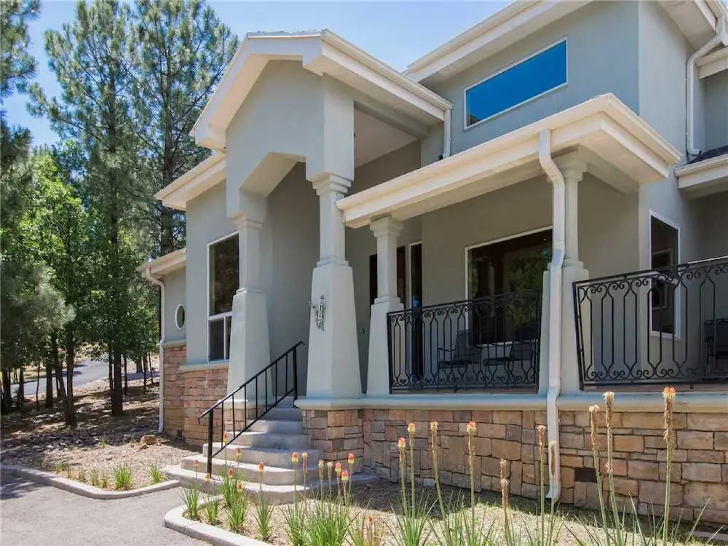 Casa Elegante - Four Bedroom Cabin