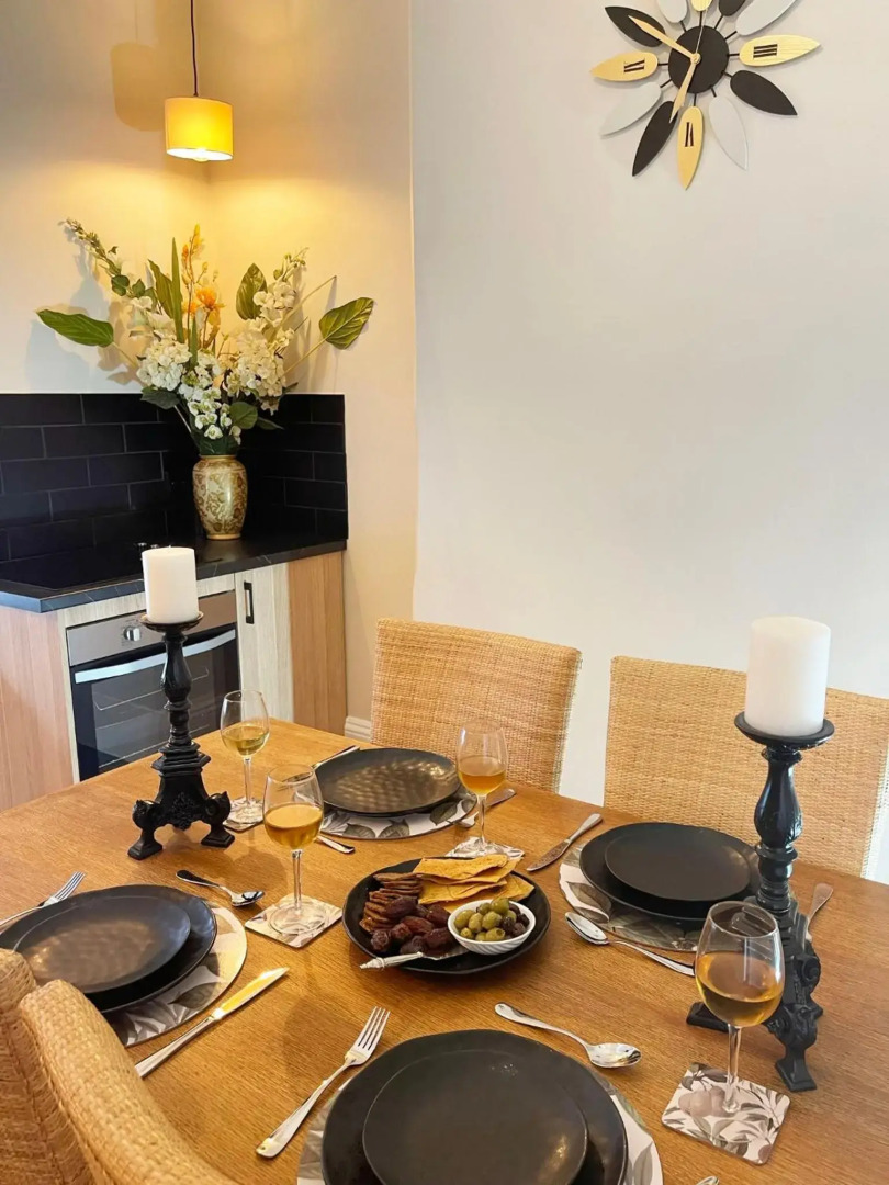 The Manor Apartments