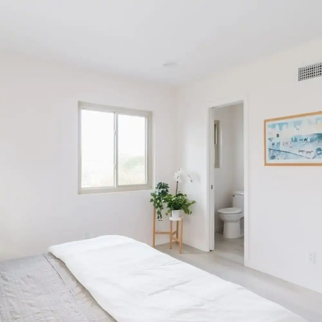 Spacious and Bright 5-bedroom Oasis Pool and Yard