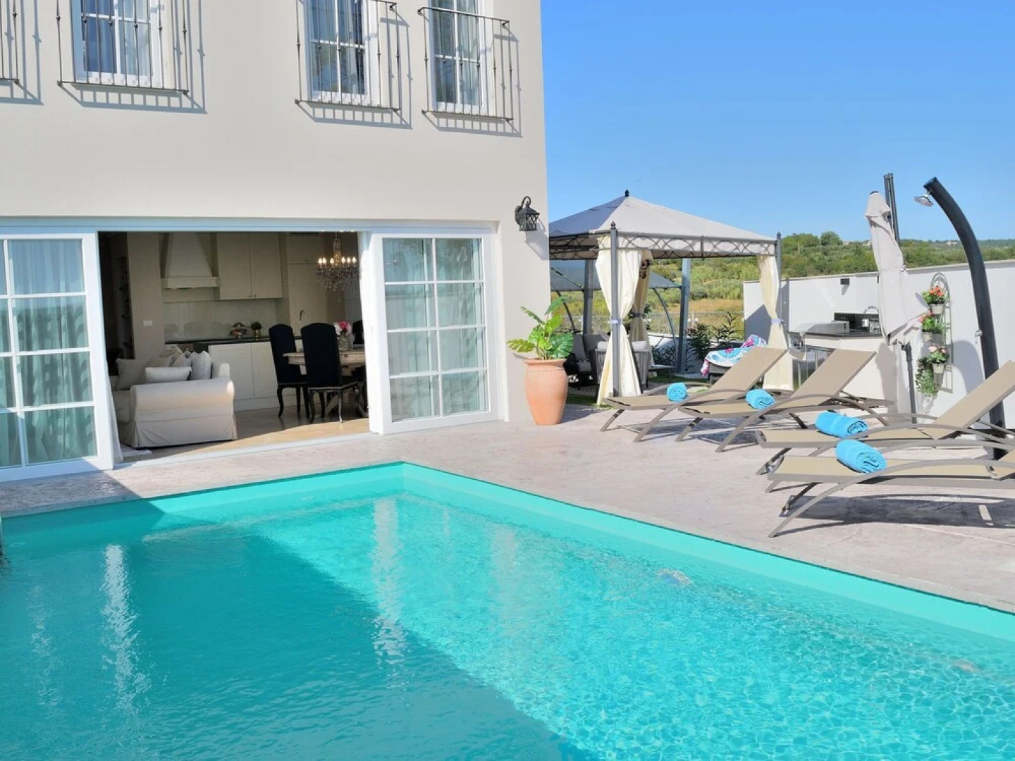 Sunlit Villa in Buje With Swimming Pool