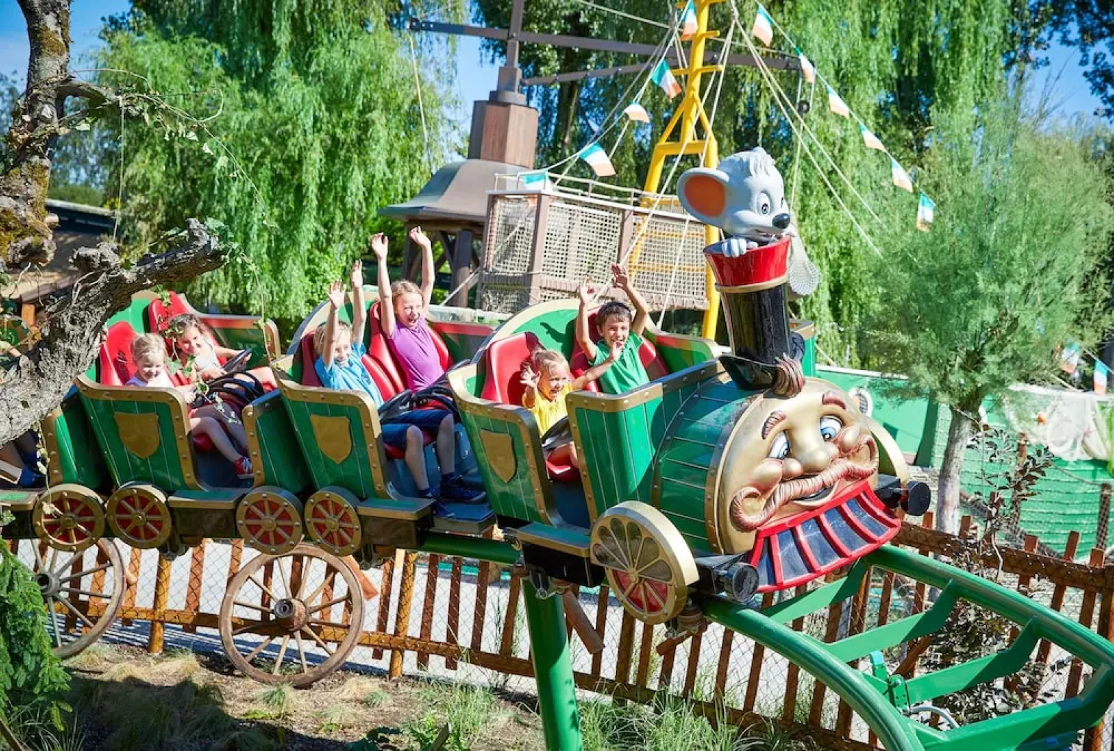 Europa-Park Erlebnis-Resort, Hotel Krønasår