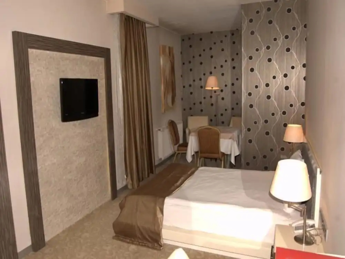 Hotel Ayata