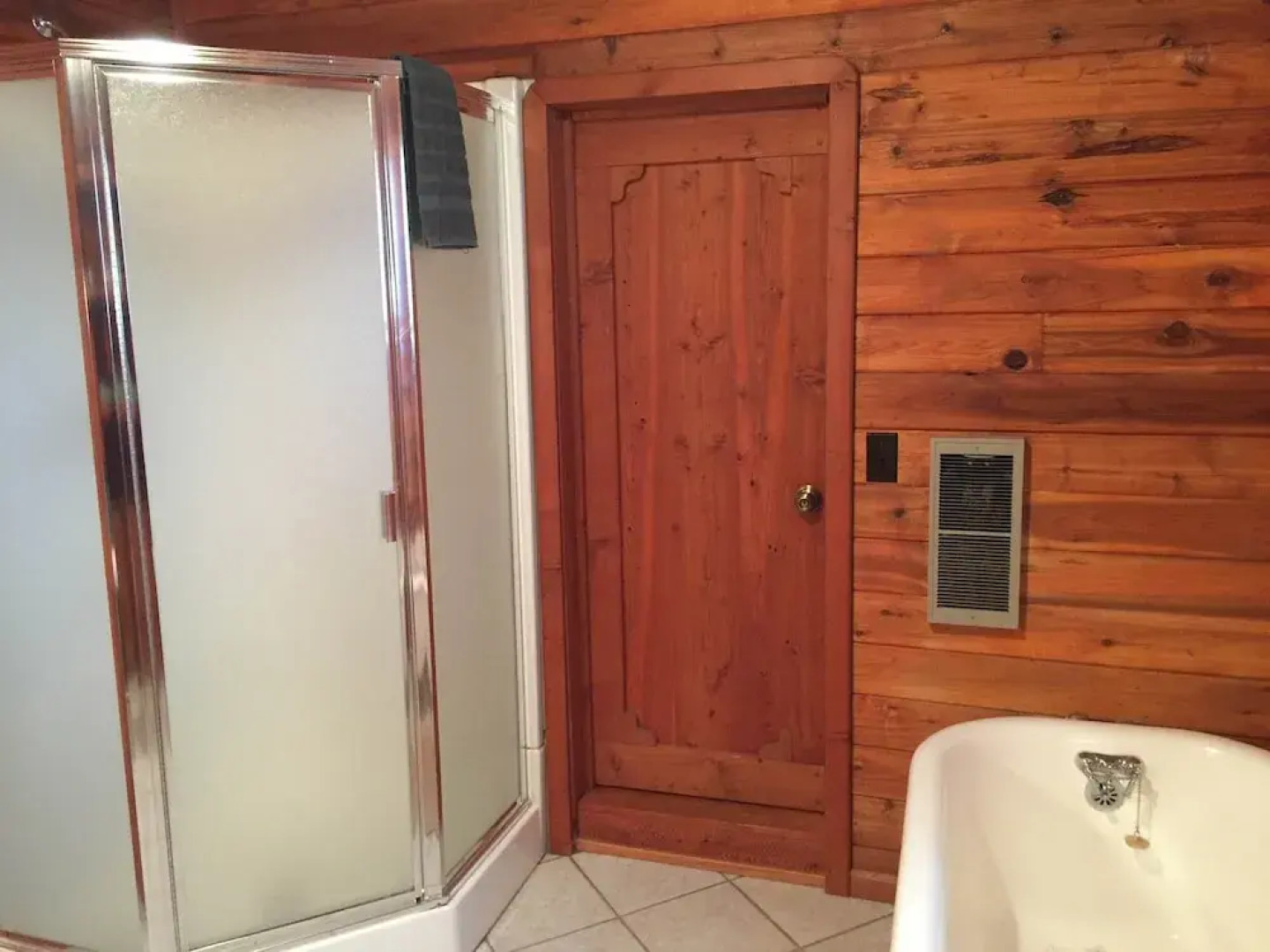 Whistling Swan Motel