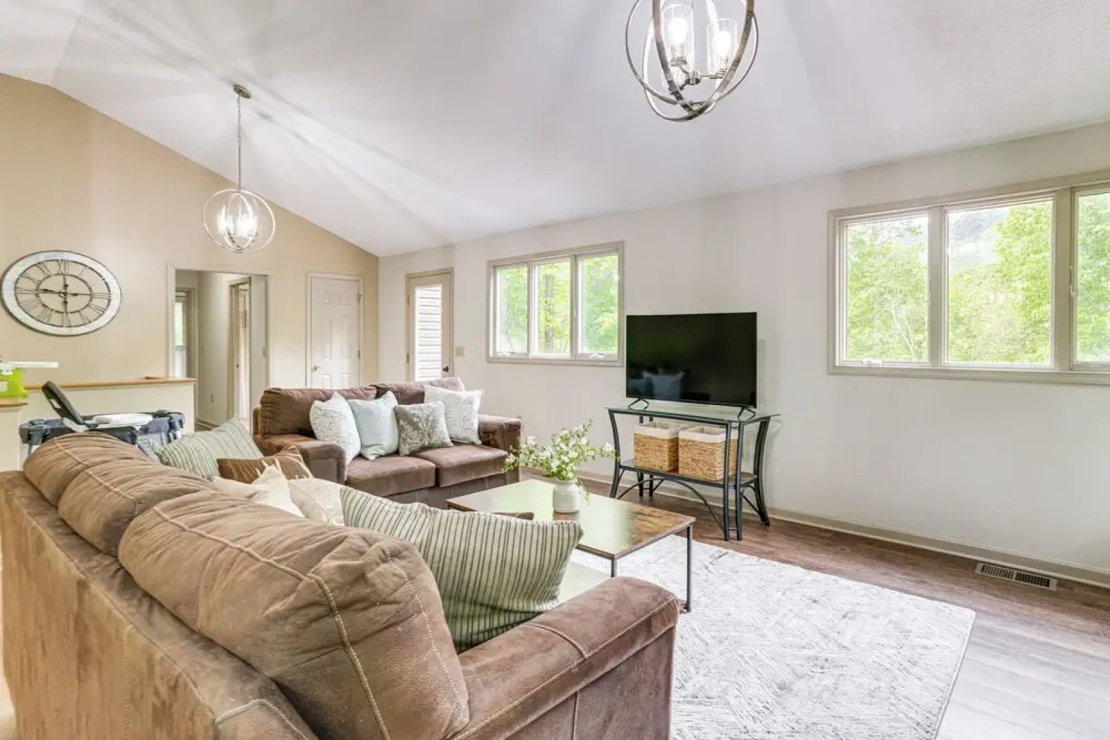 Spacious Massanutten Home w/ Hot Tub & Sauna!