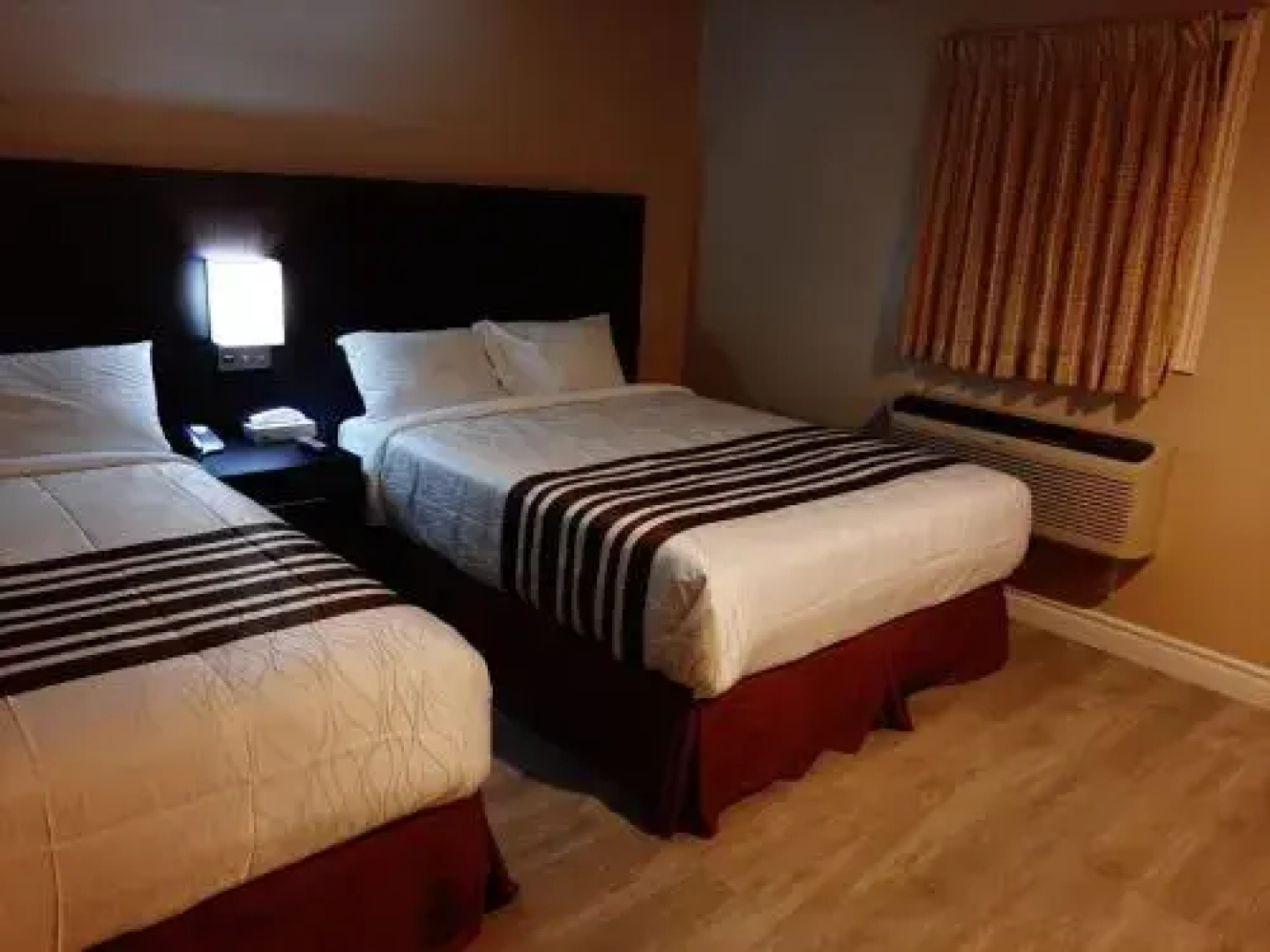 Silver Maple Motel