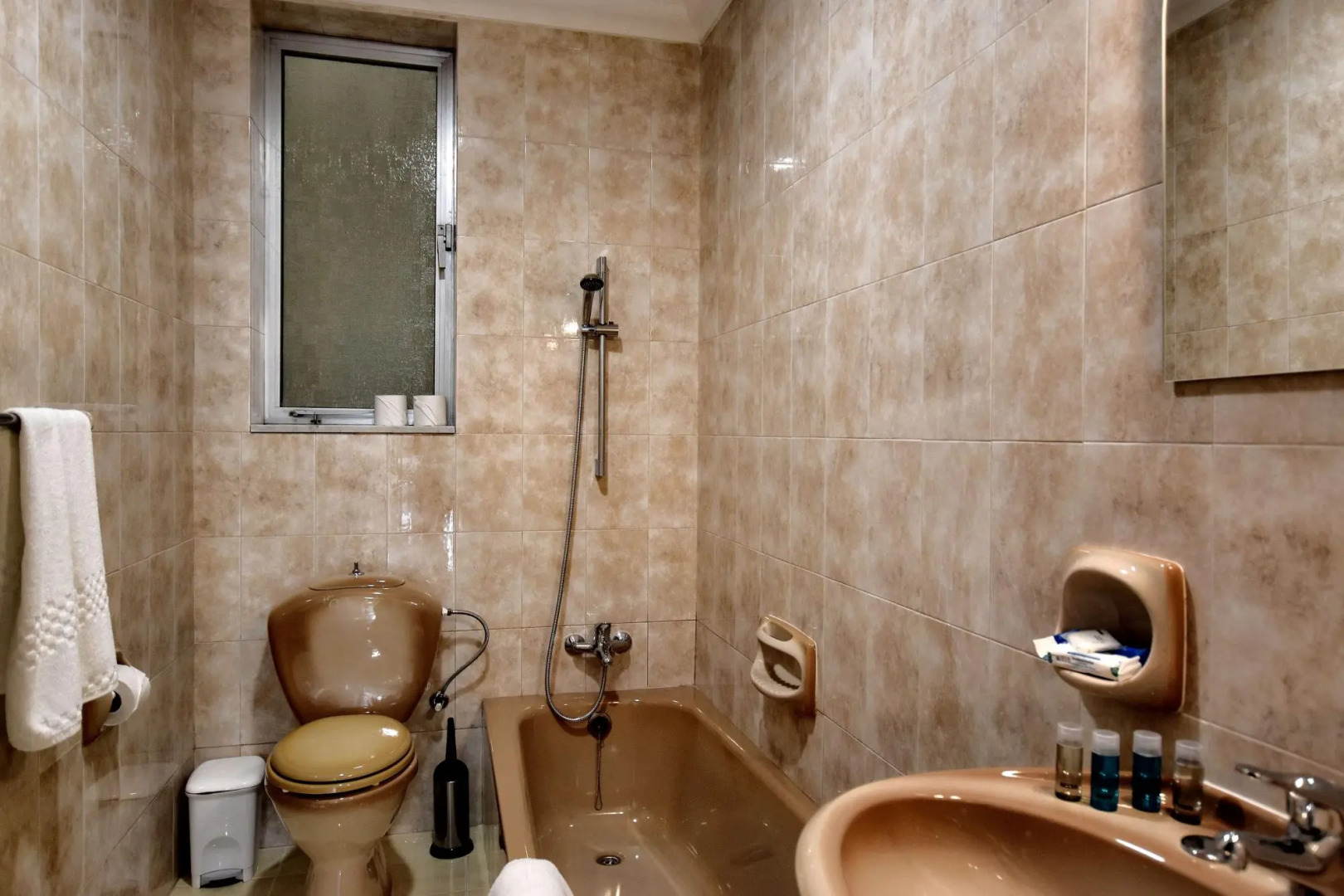 2 Bedroom Apartment - Spacious, Bright & Central - 4