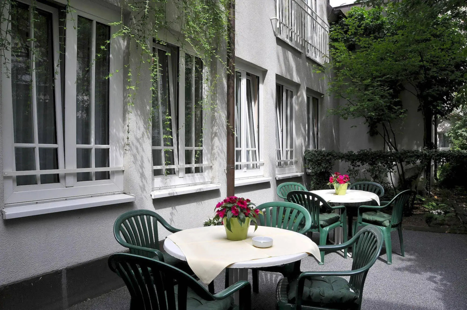 Garden Hotel