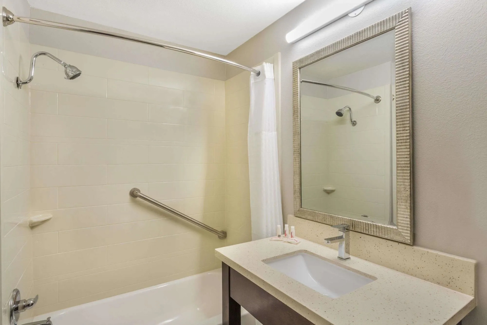 Comfort Inn & Suites North Little Rock JFK Blvd