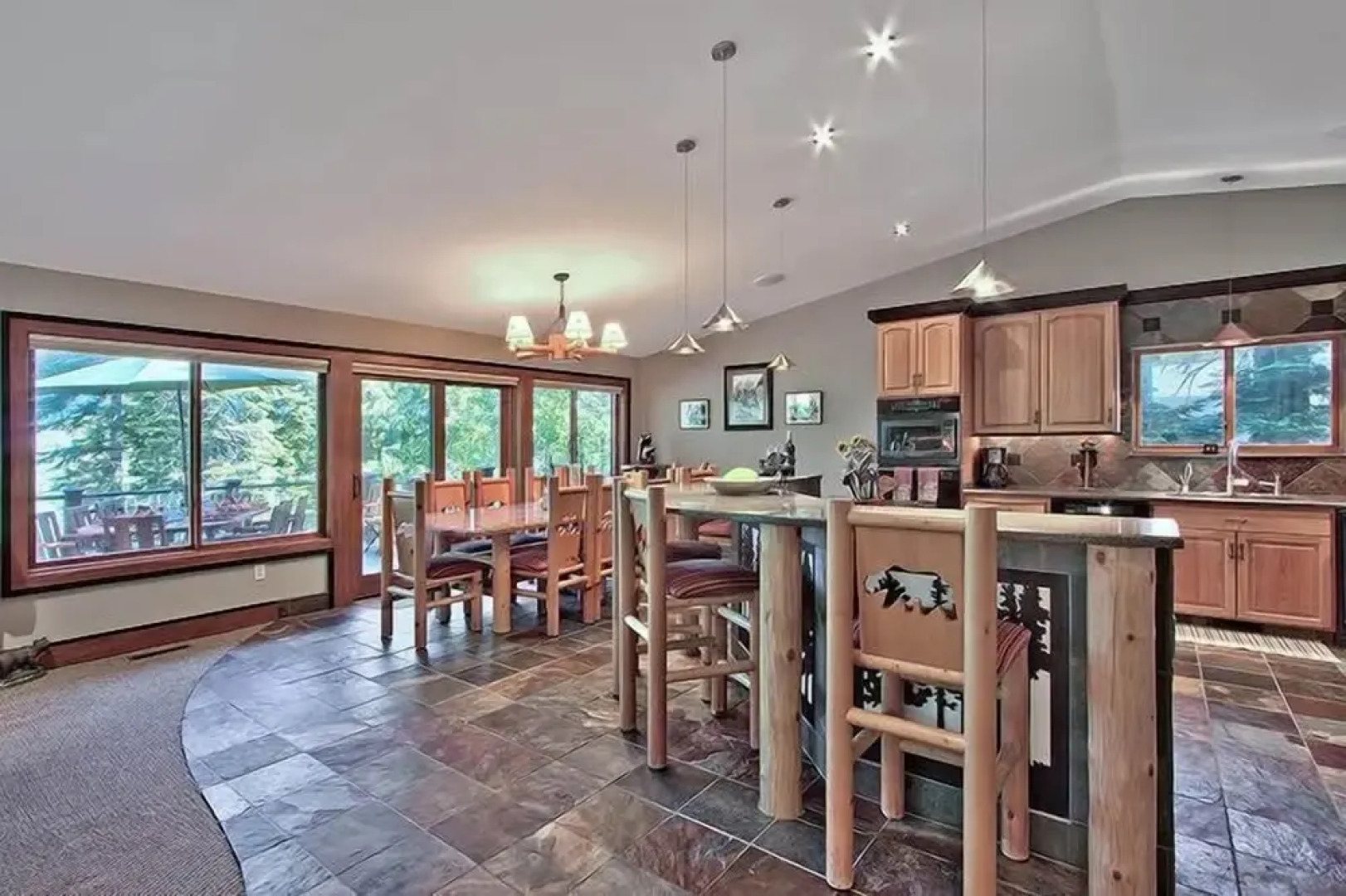 Wilderness Lodge - 5 Br Home