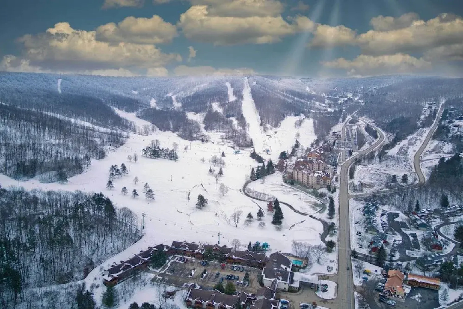 Ski-in/out & Golf Condo w/ A/C at Holiday Valley!
