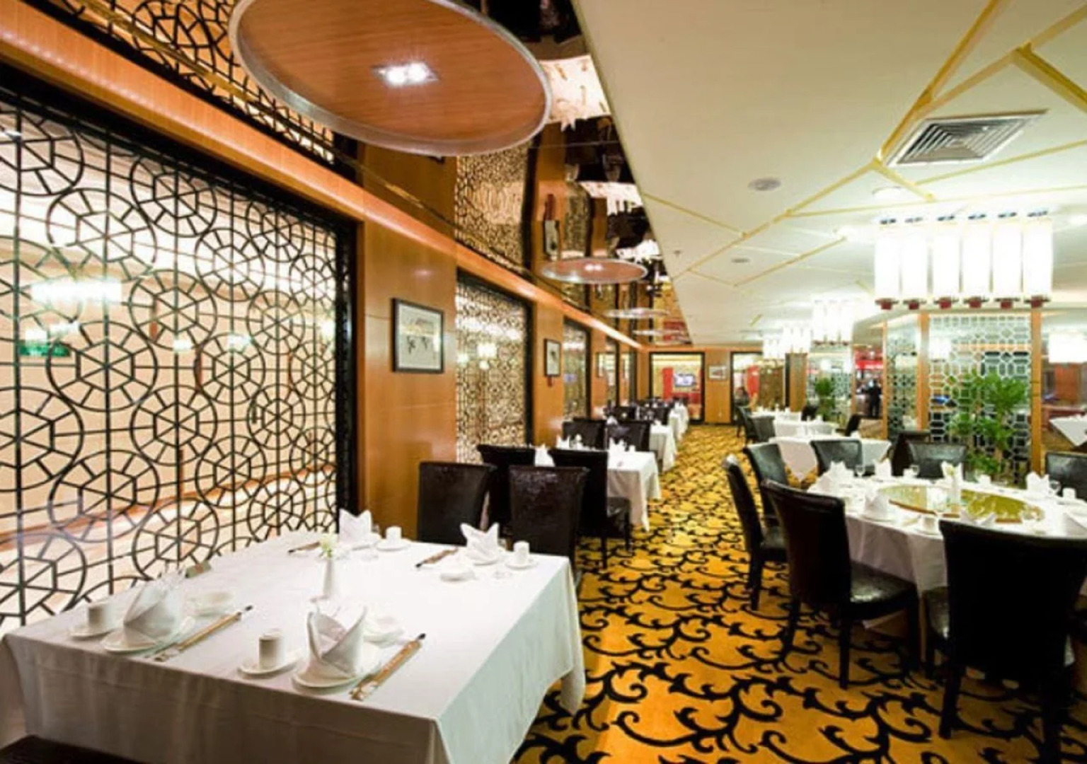 Golden Eagle Summit Hotel Downtown