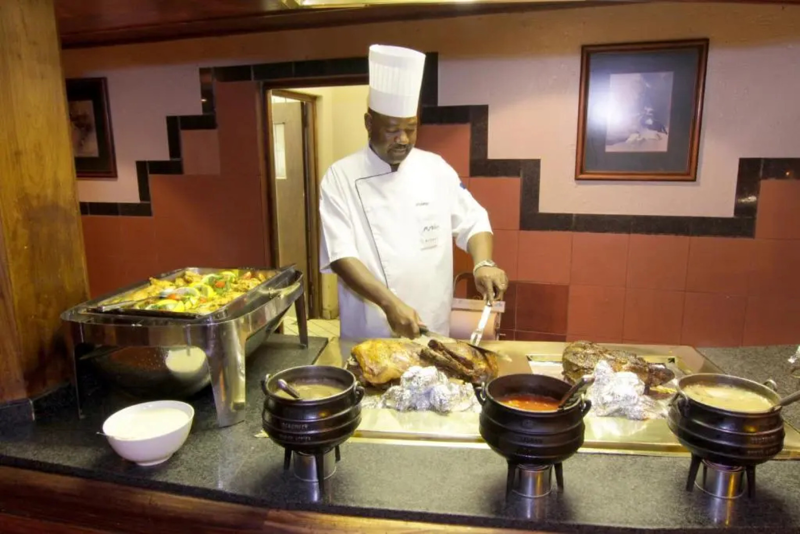 Cresta Mowana Safari Resort & Spa