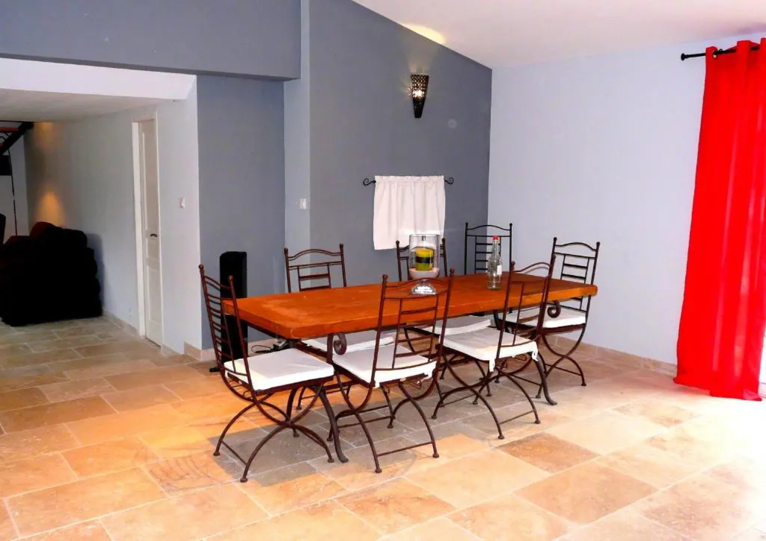 Agréable Location Vacances Climatisée avec Piscine Privée située en Campagne de Maubec, au cœur du Luberon, 6 à 8 personnes LS2-188