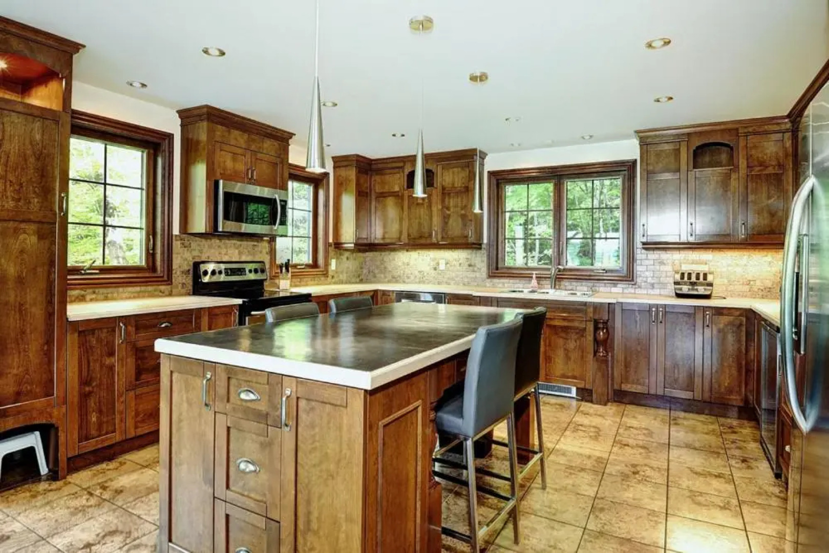 Chalets Alpins - 10 Chemin des Skieurs