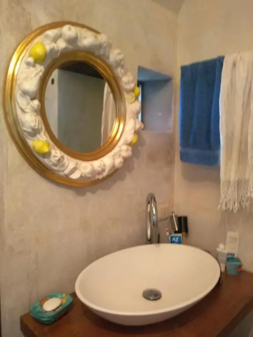 The Little Tower of Minuta